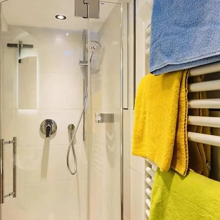 Mit 2 Schlafzimmer *